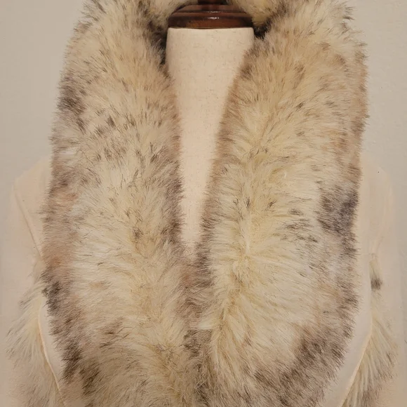 bebe Cream Faux Fur Trim Jacket - Picture 6 of 7